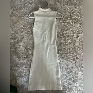 Alice + Olivia xs women’s cream midi dress